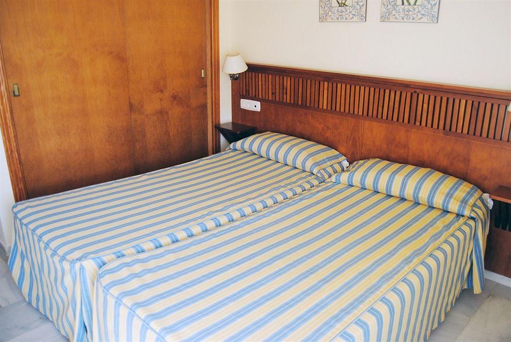 Apartamentos Turísticos Añoreta Rincón de la Victoria Exterior foto